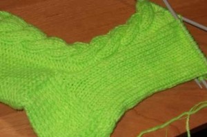 Процесс вязания носка