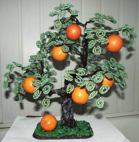 Апельсиновое дерево из бисера с крупными плодами