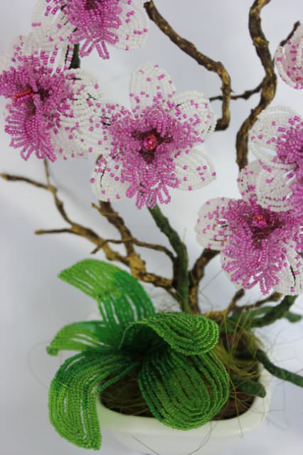 Листья орхидеи из бисера